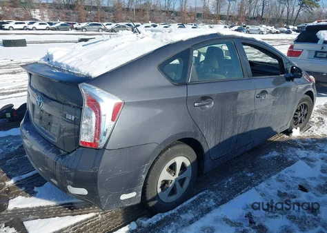 2013 Toyota Prius Three z USA, uszkodzony, nr VIN JTDKN3DU9D1684457